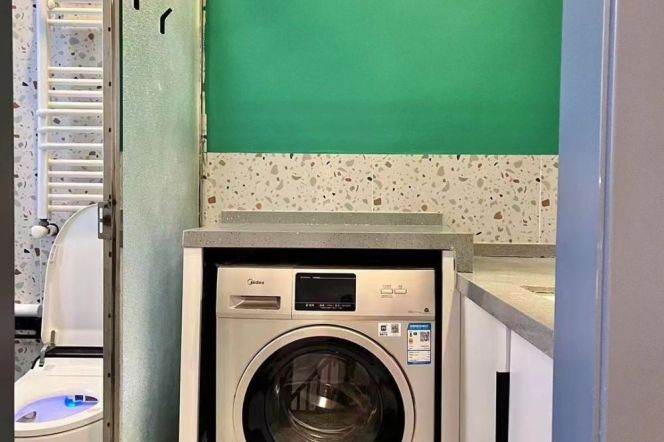 Nice terrace 2Brs/1Lr/1Bt apt nr South shanxi rd,M1/10/12/13