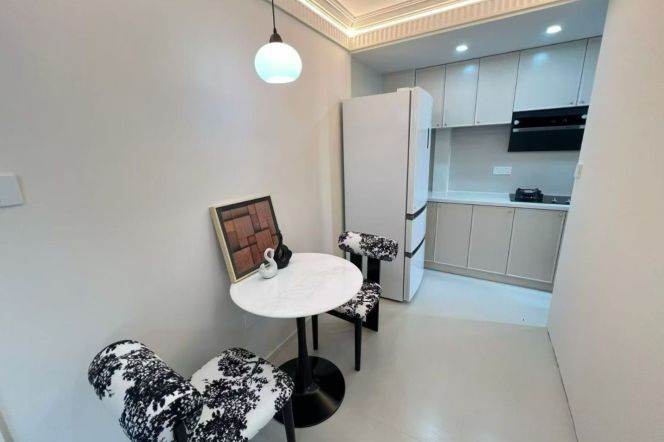 Renovated 1br apt,floor heating,Line 9,close to SUIS,Korean Town