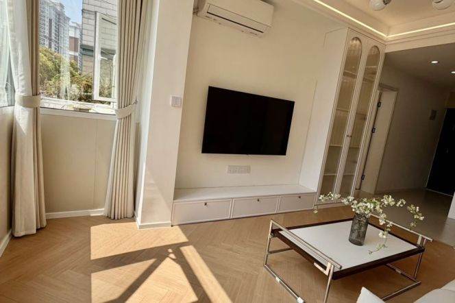 Cozy bright 1br 1living room Nr Zhongshan park M2/3/4