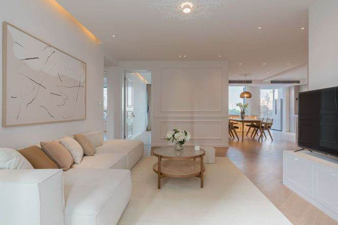 High rise 3brs&2baths with balcony near Xujiahui