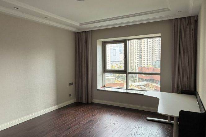 4BR 4BTH w/ Gym & Pool nr ChangPing RD M7