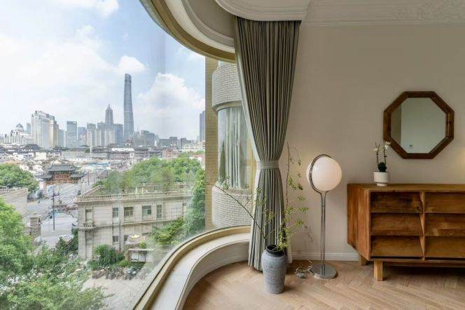Well-managed residential compound close to the Bund