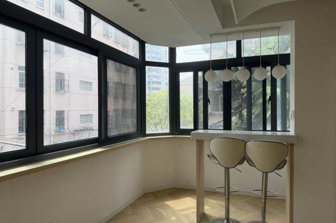 Only 8k L3/4/7 Zhenping rd  cozy 1br  / floor heating / Bright / Stairs 