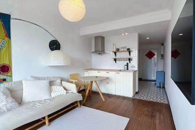 Modern 1BR APT Lots of Lights Hunan Rd 8.8k