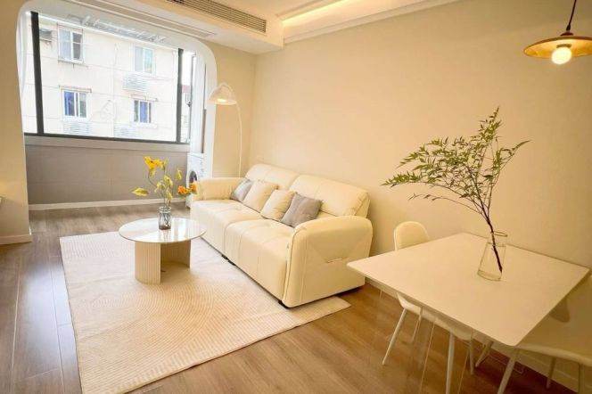 jiaotong uni 1BR/big living room@L10/11