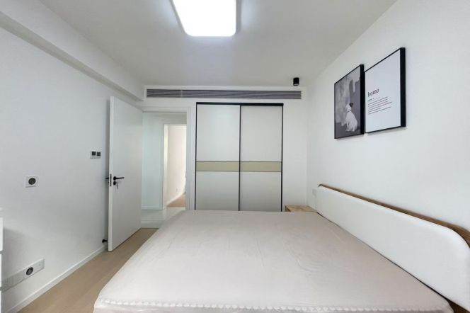 Bright 1br nearby jingan temple M2/7