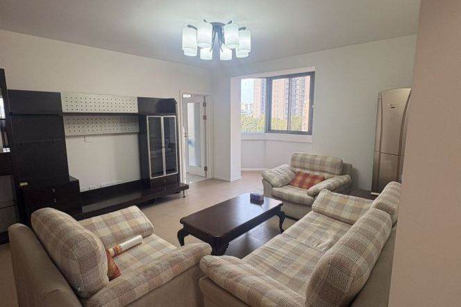 Huge 2bedrooms & 2Bathrooms elevator Apt@ Line 2/11Jiangsu Rd