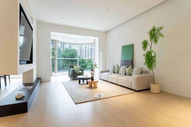 High-end luxury residence in Lujiazui, with river view