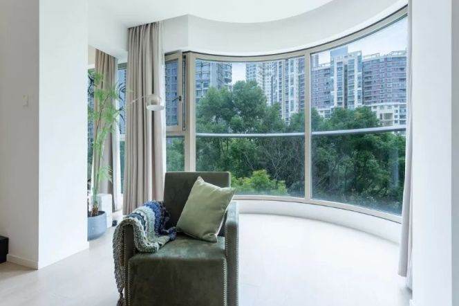 High-end luxury residence in Lujiazui, with river view