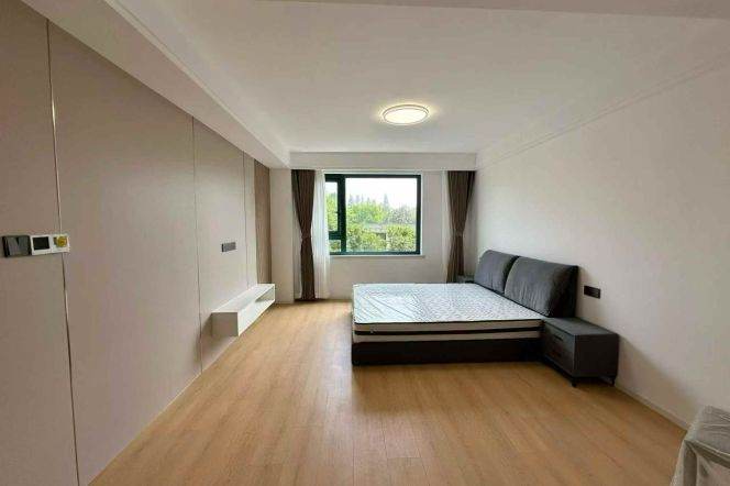 Huashan rd/Central Residence 3br180sqm