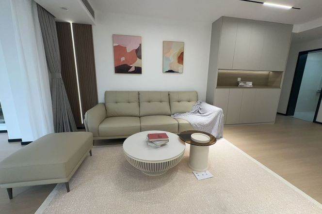 Modern 3br apt,CA,Floor heating,Oven,Dishes Washer,close to Shanghai Zoo,Line 10