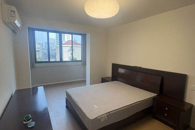 Huge 2bedrooms & 2Bathrooms elevator Apt@ Line 2/11Jiangsu Rd