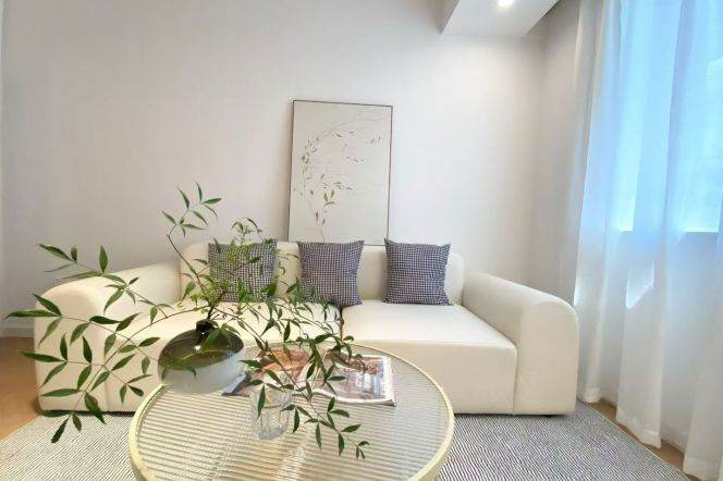 Modern Spacious 1Br/2Lr/1Bt Close to L3/4/10 Hongqiao Rd Station 