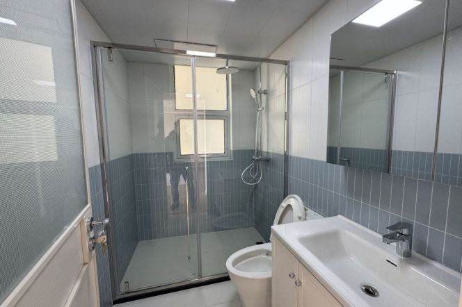 2Bdrs 1 Bath /Spacious&Bright /Line 13  World Expo Museum/Elevator/big Balcony/nice view