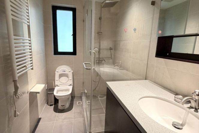 Wutong District, high-rise building with elevator, large 3-bedroom unit with a fixed parking space