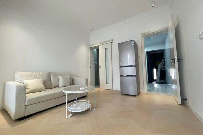 5.8k Clean 1Br Nr Changping Rd.line7