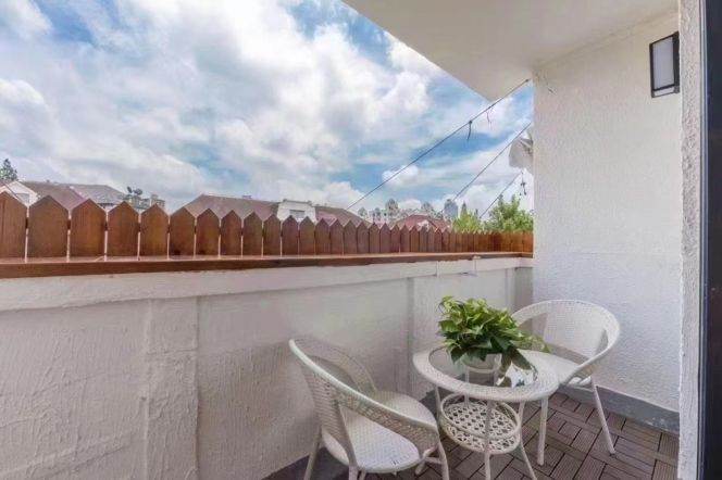 Shanghai Library bright 1br/2lv/1bt apt wt balcony; L10