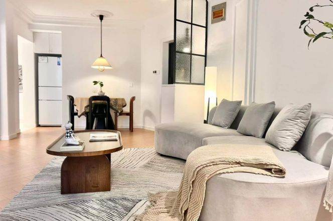 12.5k Nice 2Br with floor heating Nr Caoyang Rd.line3/4/11/14