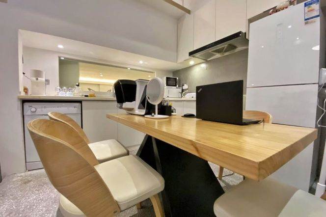 Modern 2+1BR 2BA Loft w/Patio Next to W.Nanjing Station