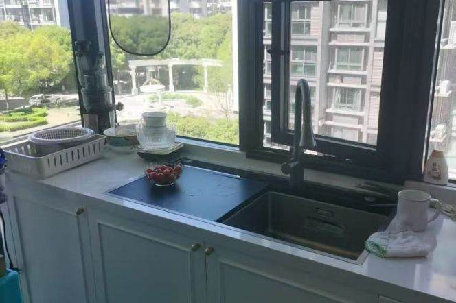 Morden&Bright 2Bdrs /Floor Heating @Longxi Rd &Line 10