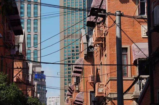 Modern 2+1BR 2BA Loft w/Patio Next to W.Nanjing Station