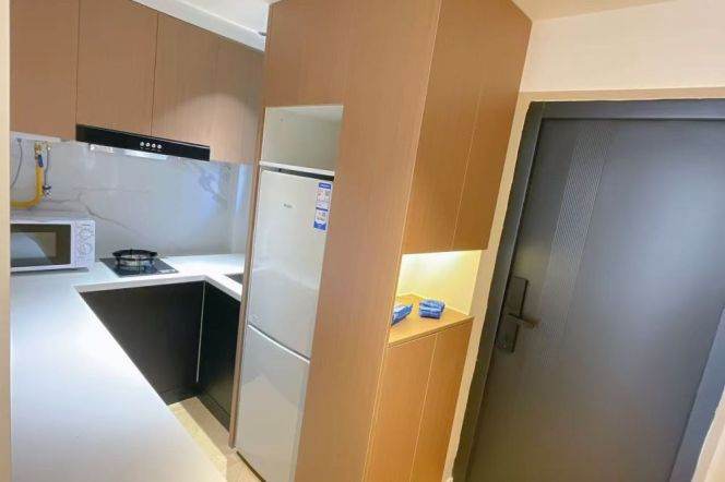 Modern 1br/60sqm &elevator/heating @Loushanguan Rd & Line 2/15