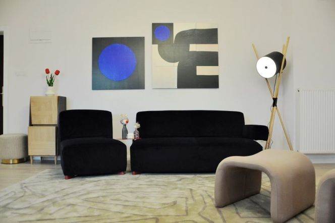 Wutong District, Elevator Building on Hunan Road, 3-bedroom unit, with an outdoor balcony，L10-11