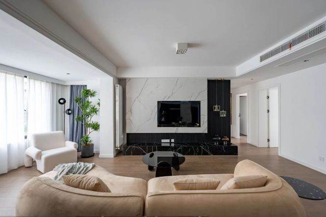 New Tian floor area, just a stone's throw away from Madang Road Metro Station, brand new house