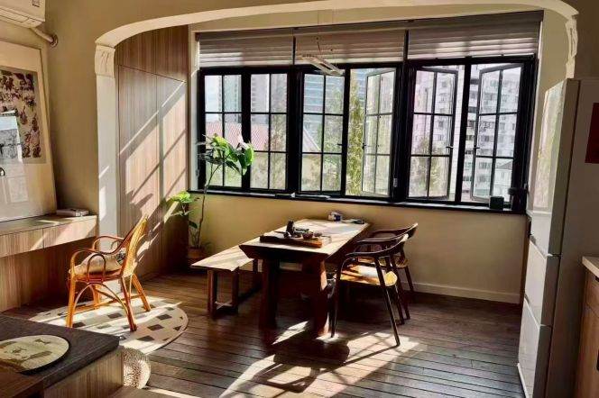 High ceiling 1Br/1Lr/1Bt apt nr South shanxi rd,M1/10/12/13