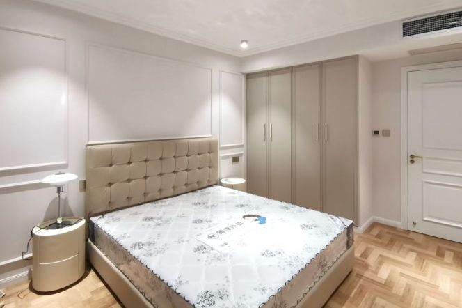 Xintiandi/Madang Rd metro/1br1bt/central AC/floor heat/oven