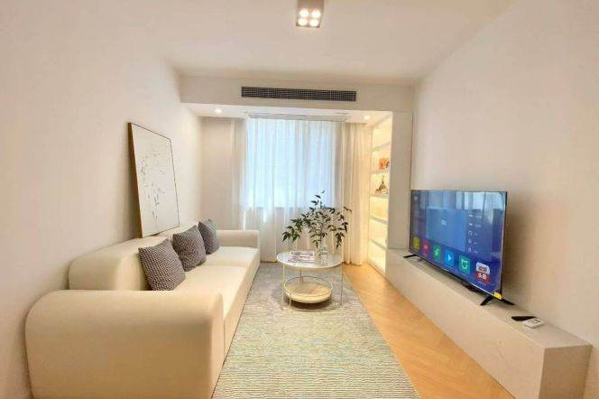 Modern Spacious 1Br/2Lr/1Bt Close to L3/4/10 Hongqiao Rd Station 