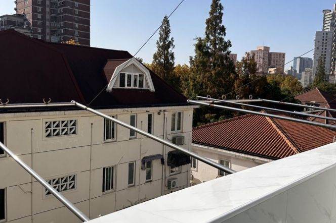 Nice Balcony 1Br/1Lr/1Bt apt nr Changshu rd,M1/2/7/14