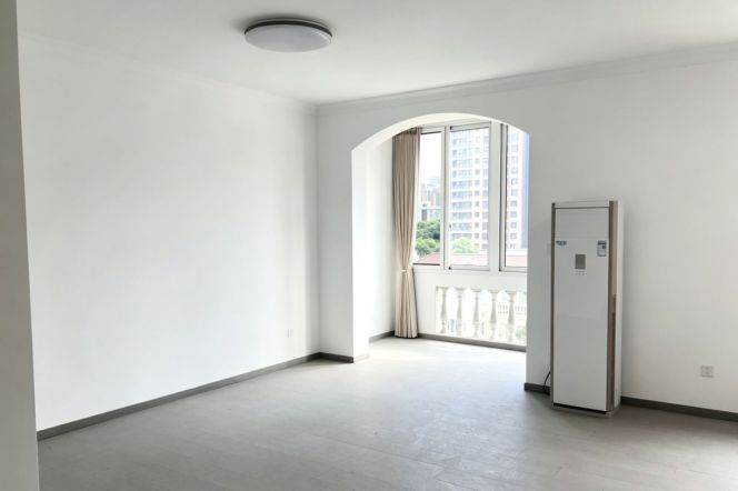 modern duplex 3brs floor heating balcony near west nan jing road line 2,12,13 only 25K