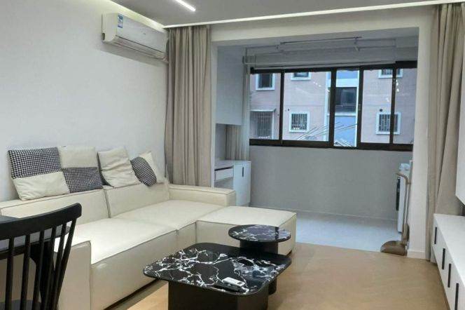 beixinjing rd 2BR/big living room@L2