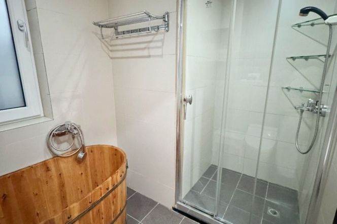 Xujiahui Metro Line 1-9-11 Station, 0 distance, high性价比 2+1 bedroom, 15.5K per month