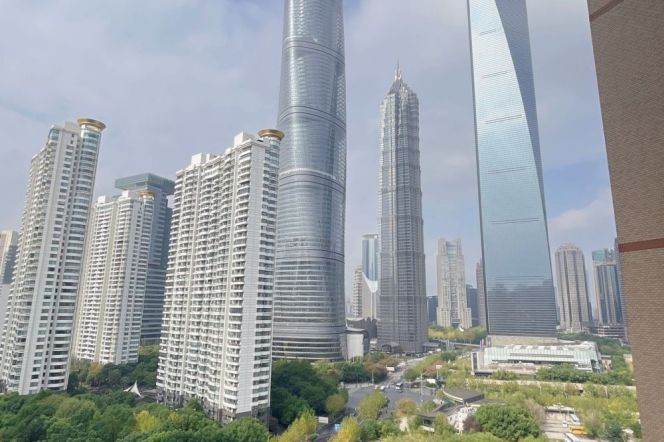 big 4brs plus study in most popular compound Lujiazui Huang pu river IFC only 36.5K
