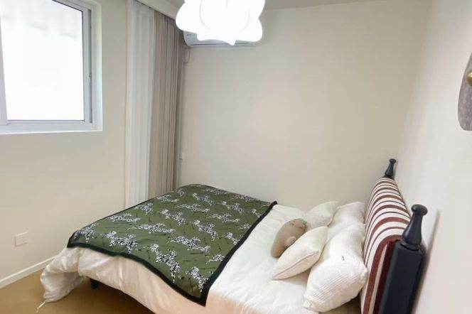 Modern 1br/60sqm &elevator/heating @Loushanguan Rd & Line 2/15