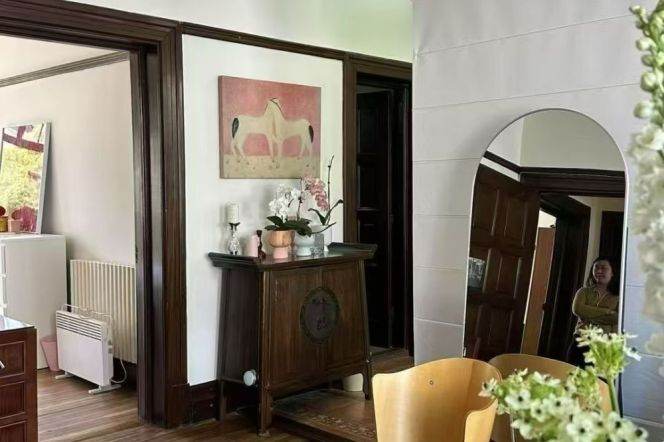 On Nanjing West Road, close to an apartment complex, the entire house is heated by walls