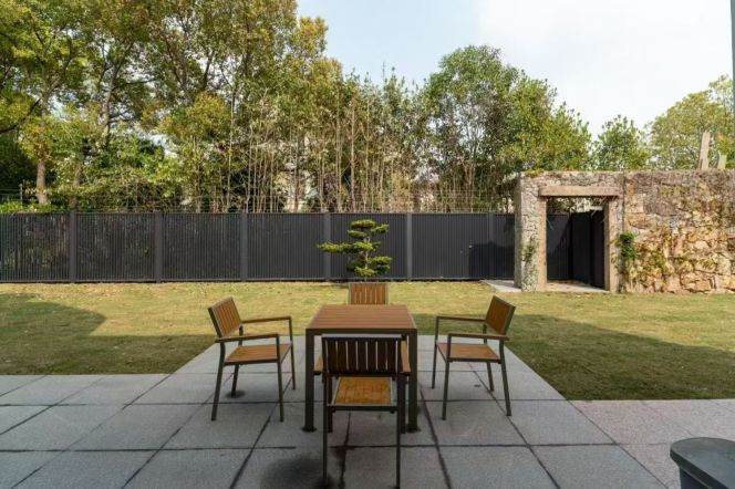 modern big size independent house with swimming pool in the garden near German school