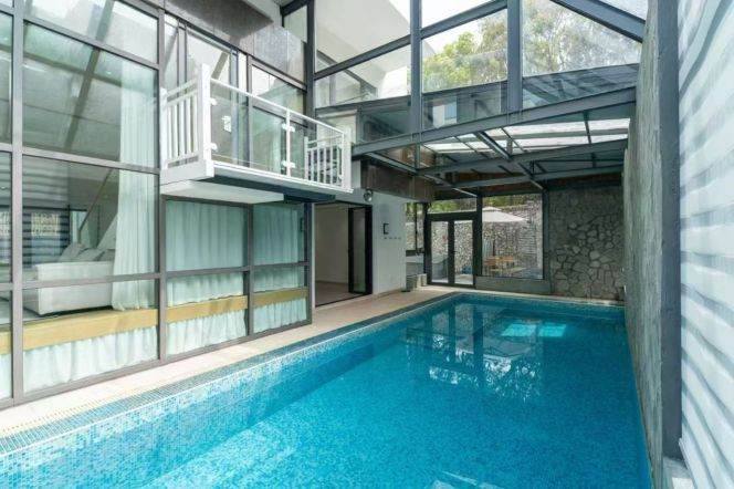 modern big size independent house with swimming pool in the garden near German school