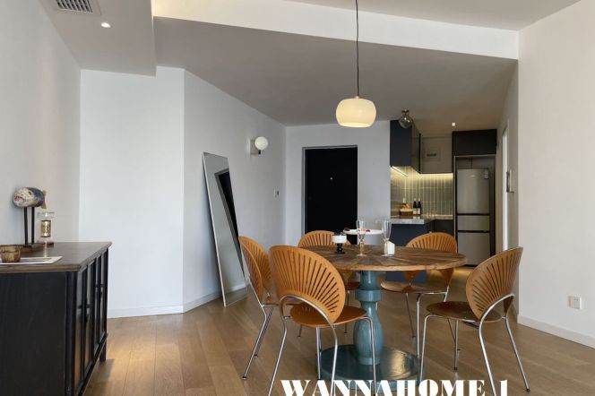 Spacious&Bright 3Bdrs 2Baths Apt+Suzhou Creek+Han Zhong Rd Metro+Awesome View