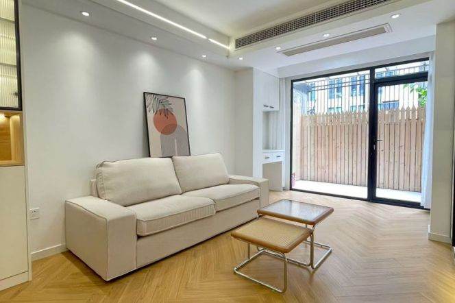 Newly Renovated Spacious 1Br/2Lr/1Bt Close to L2/11 Jiangsu Rd Station 