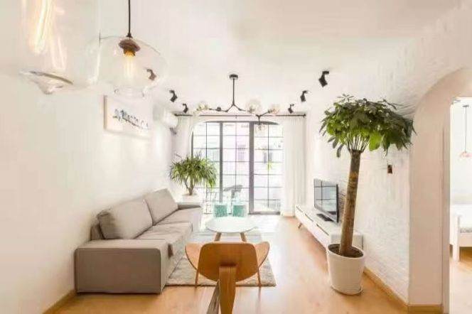 Nice Balcony 3Brs/2Lrs/1Bt apt nr Xintiandi,M10/13