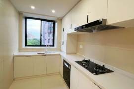 2 Brs, 2 Baths, Floor heating/Oven/Bathtub, 130 sqm, Newly renovated @ Shuicheng metro L10