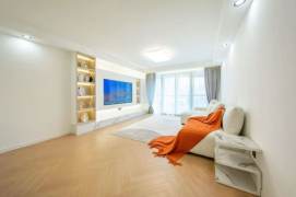 3 Brs, 2 Baths with Floor heating/Central ac/Oven, 150 sqm @ Changshou metro L7&13