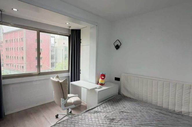 jiangsu rd elevator 1Br/living room@L2/11