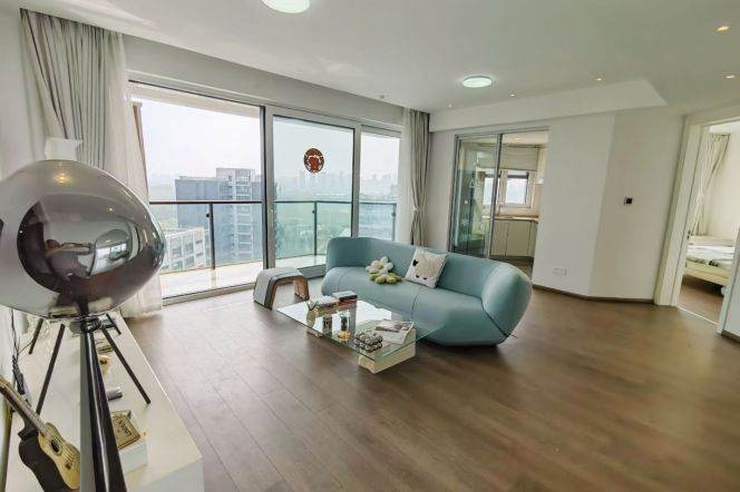 2 Brs with Open Balcony/Gym/Swimming pool @ Oriental Sports Centre L6,8&11