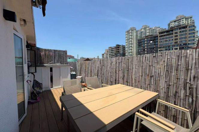 Recently renovated 2brs w/terrace