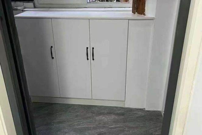 loushanguan rd 2BR/living room@L2/15