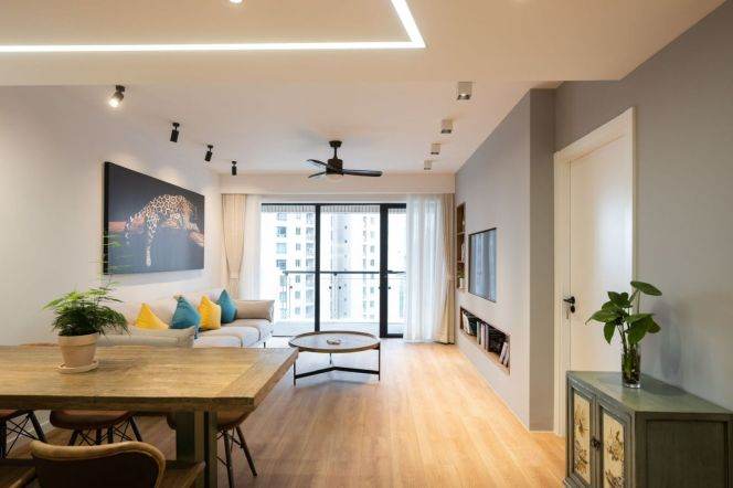 Jiangsu Rd metro/3br2bt/central AC/floor heat/outdoor balcony/oven/club/tennis court